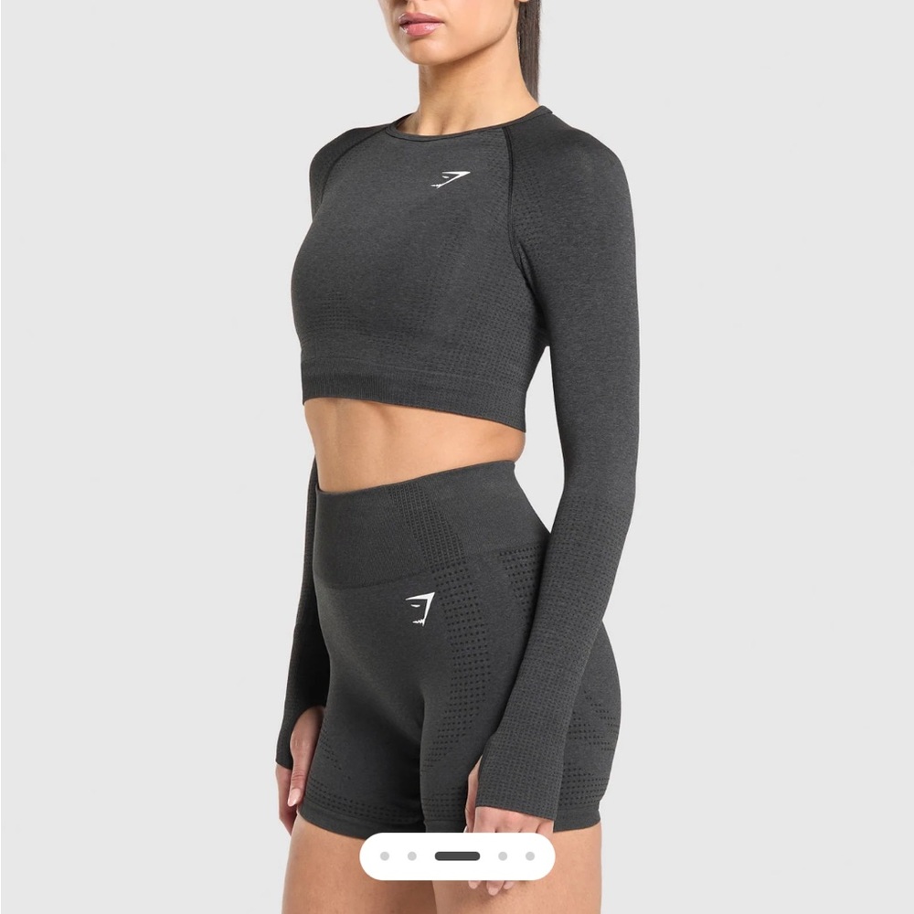 GYMSHARK VITAL CROP TOP - Picture 3 of 8